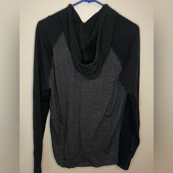 Men’s medium light pull over - Picture 2 of 2